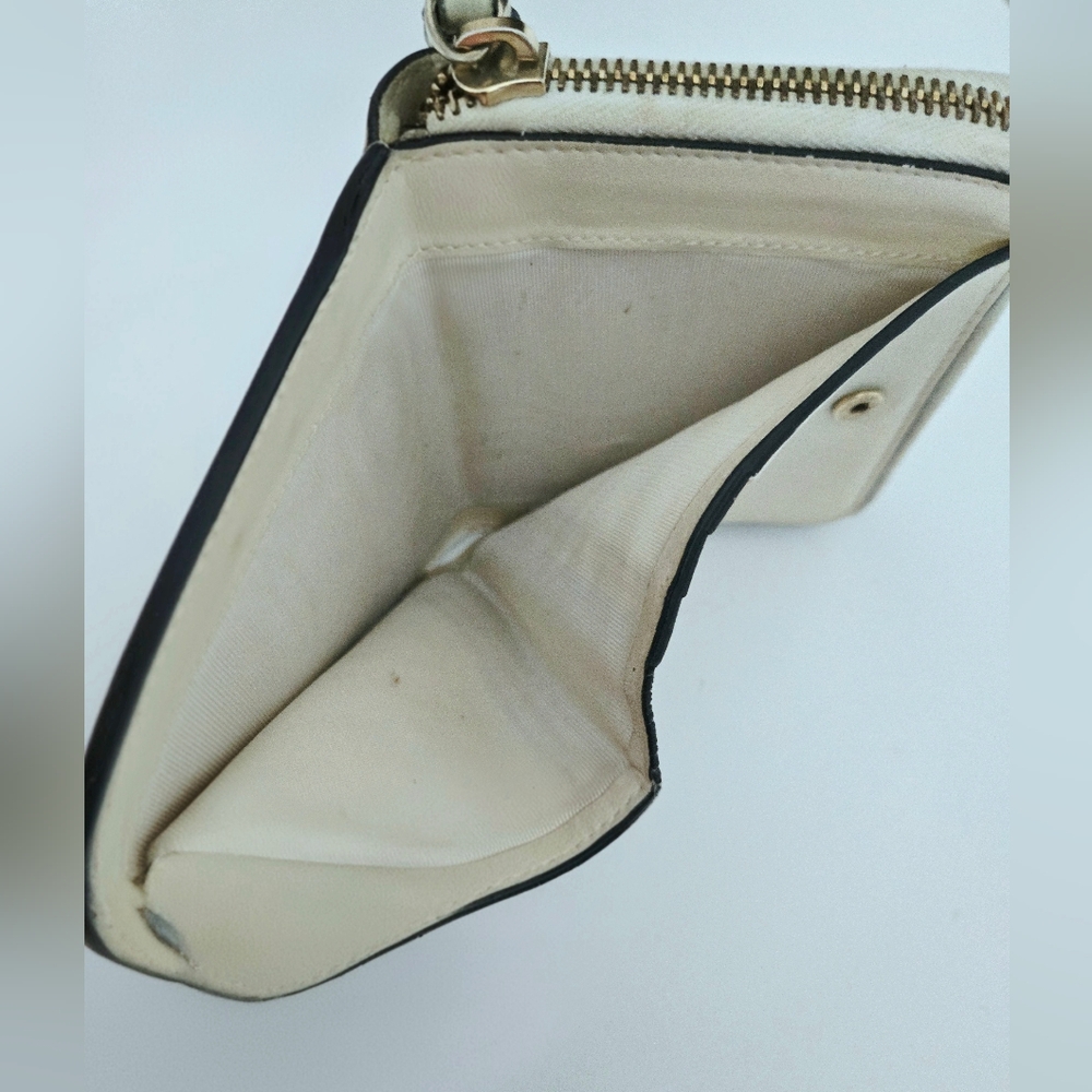 Authentic VALENTINO Garavani Cream Rockstud Bifold Wallet Clutch Leather - Picture 6 of 10